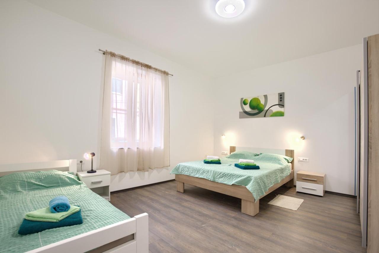Amphitheater 3+2 Modern Apartment With Terrace, Wifi, Netflix Пула Экстерьер фото