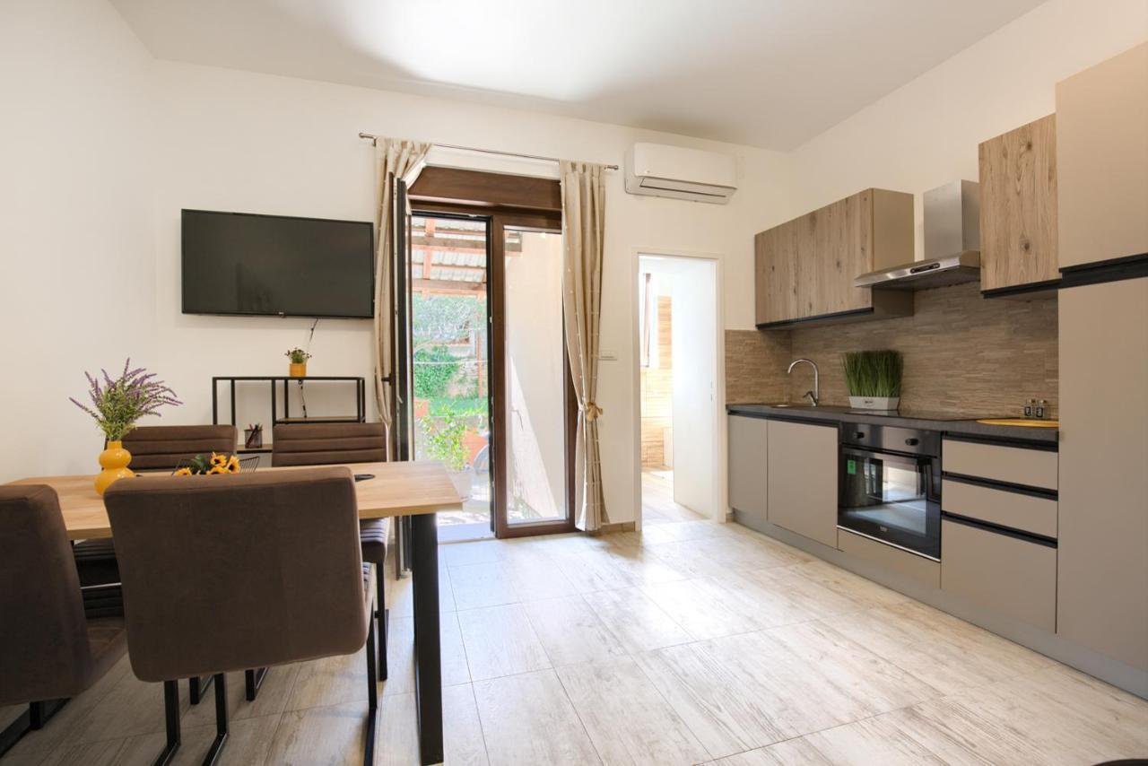 Amphitheater 3+2 Modern Apartment With Terrace, Wifi, Netflix Пула Экстерьер фото