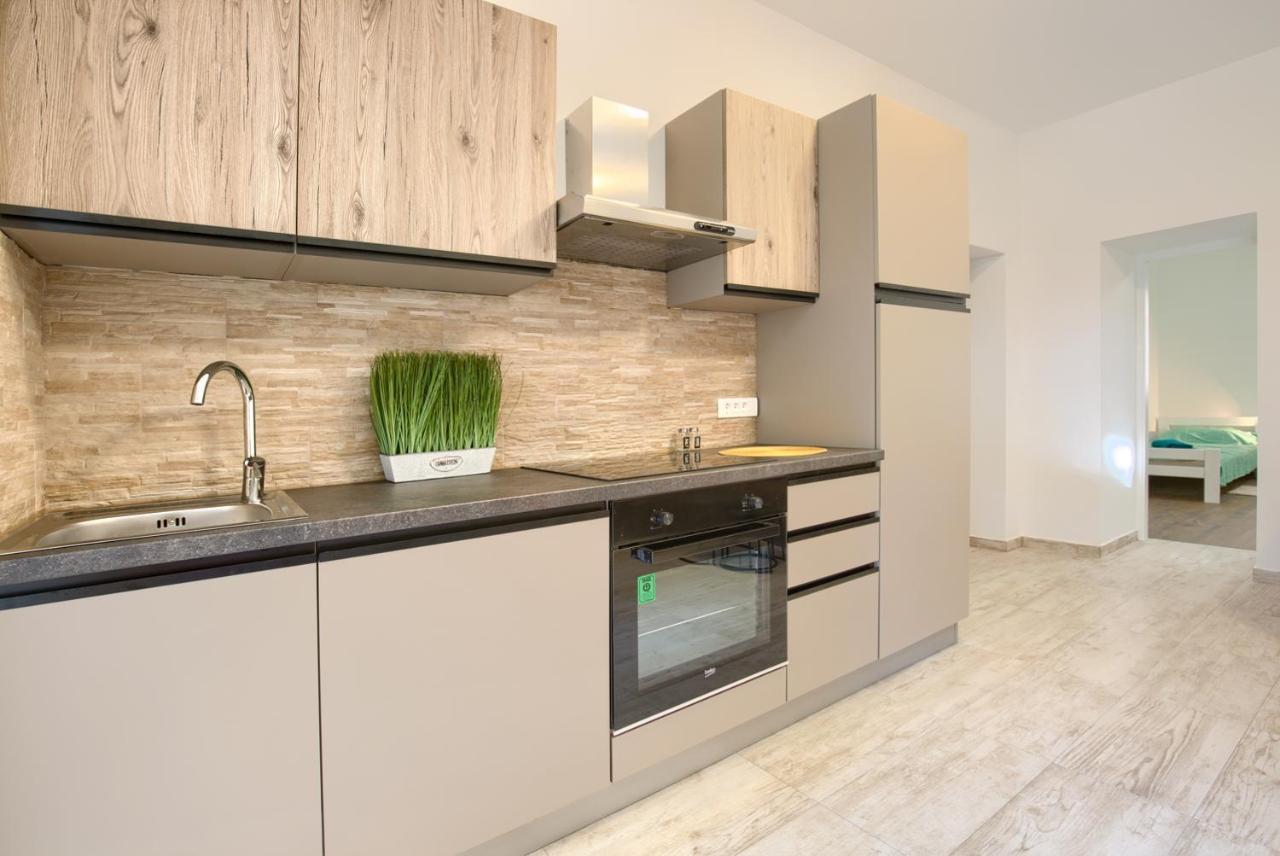Amphitheater 3+2 Modern Apartment With Terrace, Wifi, Netflix Пула Экстерьер фото